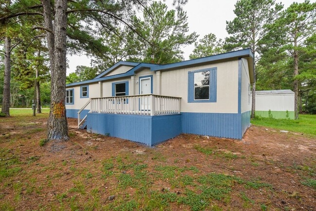 Building Photo - Be part of this cozy community at Roy Harris Loop