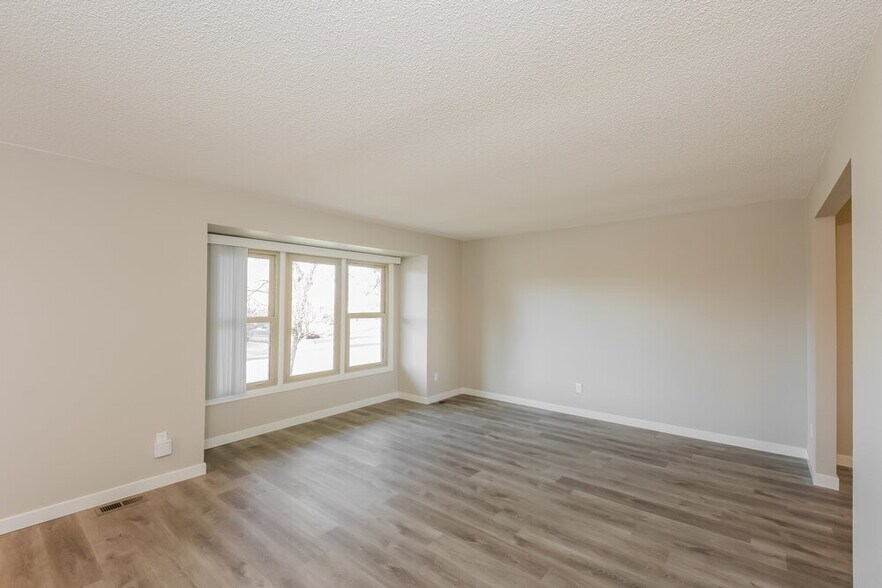 Building Photo - 4792 S Gar Way