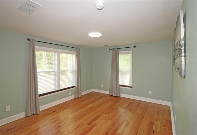 Building Photo - 49 New St