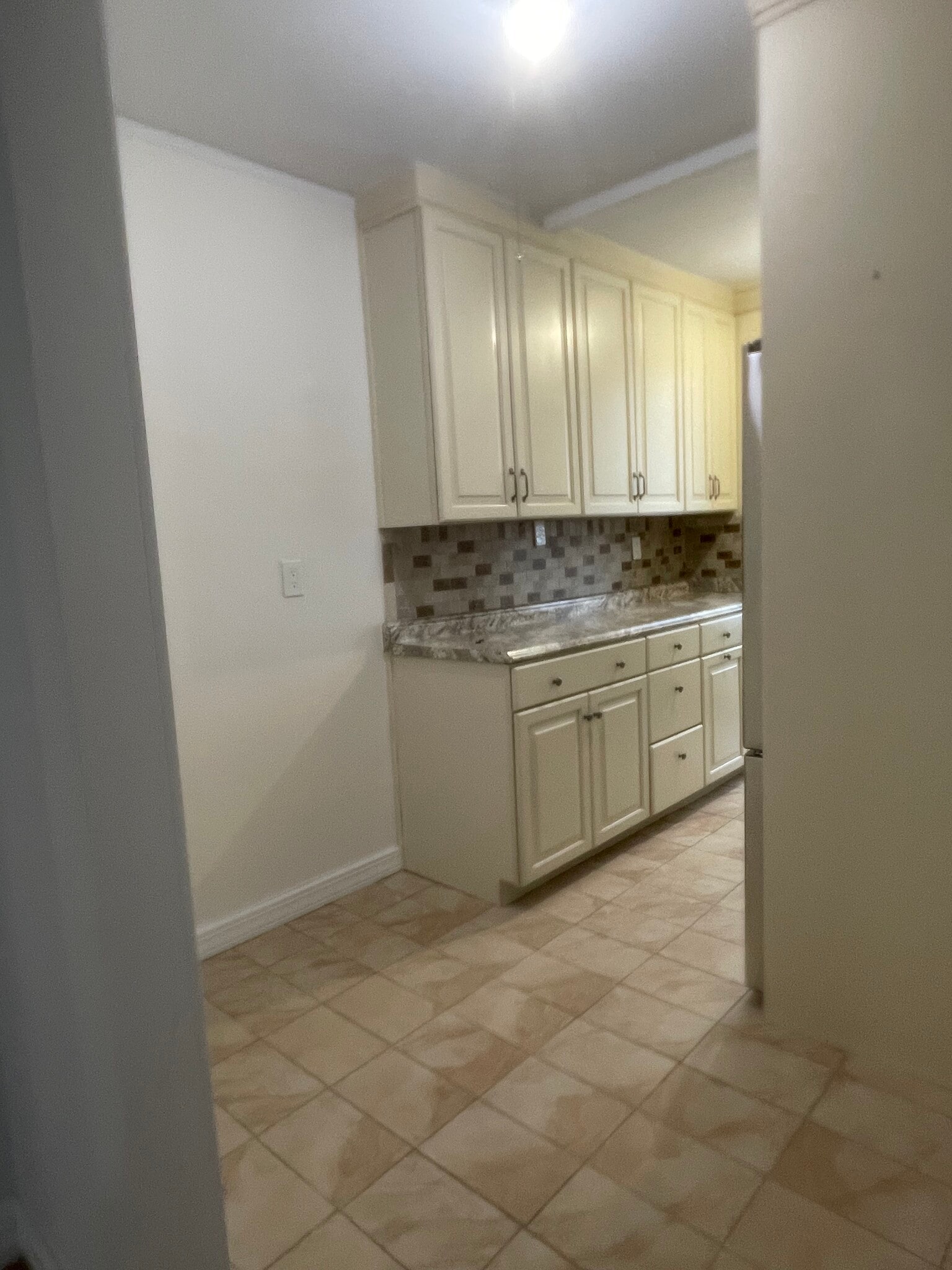 Building Photo - 210 Martine Ave