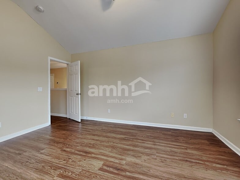 Building Photo - 2236 Blakers Blvd