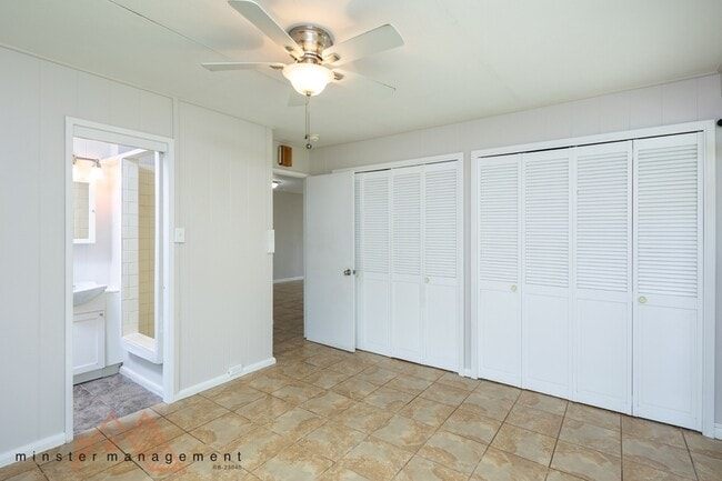 Building Photo - 1568 Kupau St