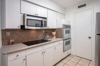 Building Photo - 10767 Villager Rd