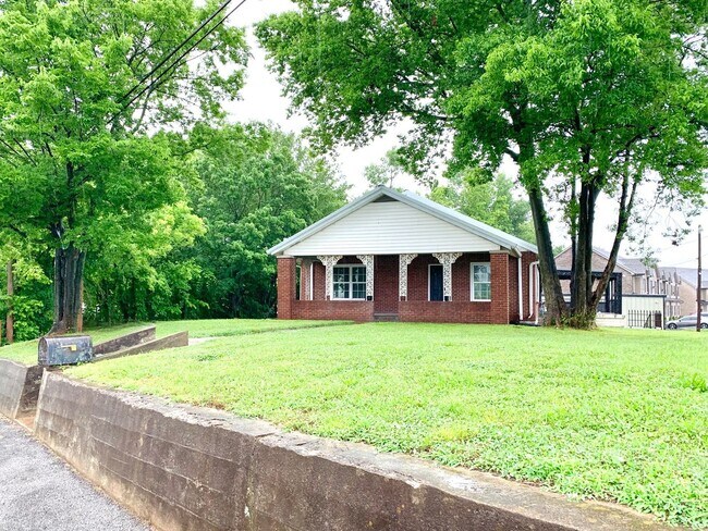 Primary Photo - 917 Sinclair Dr