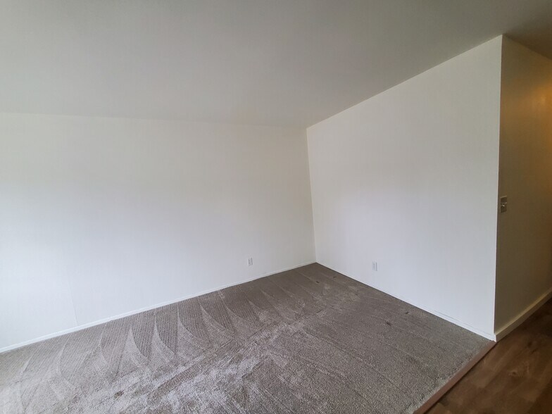 living room - 310 S 174th Pl