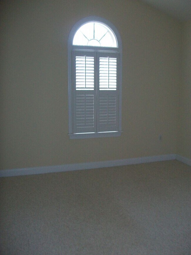 Building Photo - MARSH OAKS
