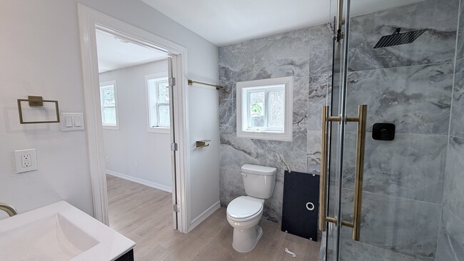 Building Photo - 4330 Coyle St