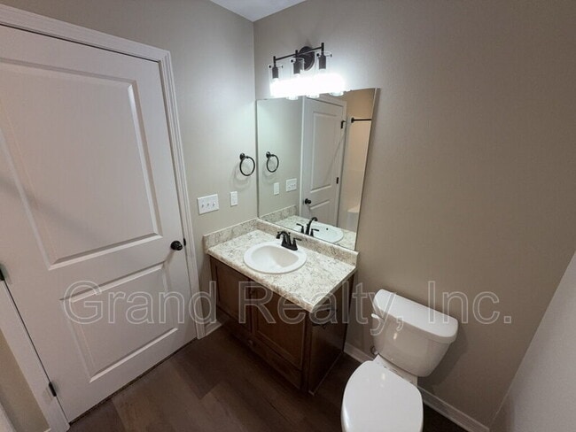 Building Photo - 4090 Charles Cir