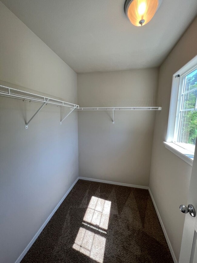 Building Photo - 4353 SE Chelsea Ln