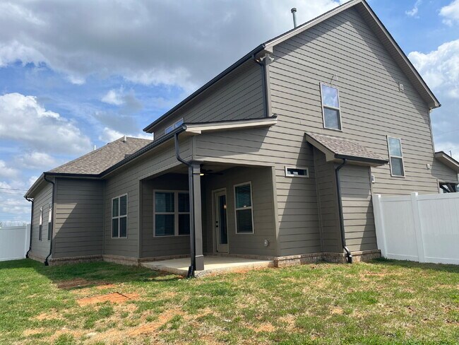 Building Photo - "Spacious 4-Bedroom Retreat with 3.5 Baths in Charming Mt. Juliet!"