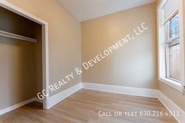 Building Photo - 3328 W Chicago Ave