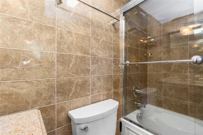 Building Photo - 100 Lincoln Rd