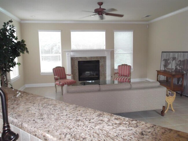 Building Photo - 1722 Parklake Village Dr