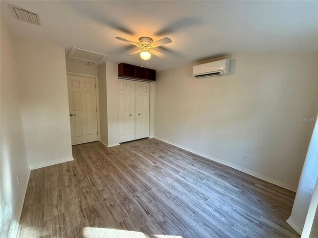 Building Photo - 2126 Craft Ln