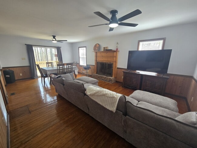 Building Photo - 125 Lone Eagle Way