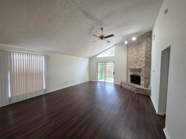 Building Photo - 11726 Plumbrook Dr