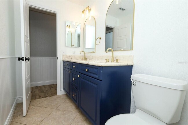 Building Photo - 411 Valencia Cir