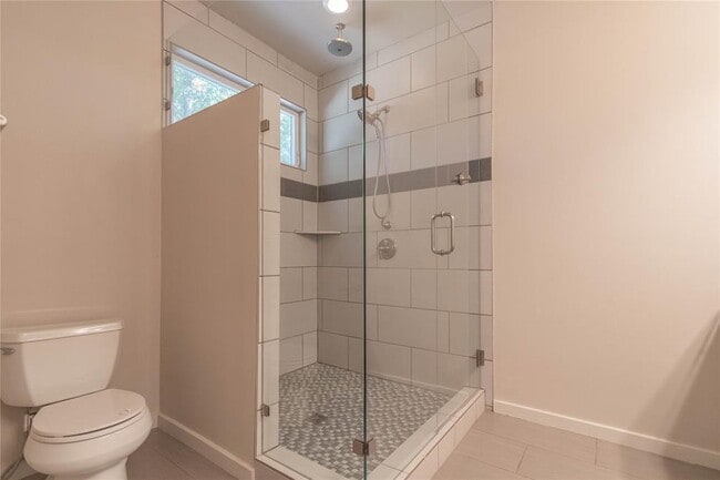 Building Photo - 1702 Forest Hill Dr