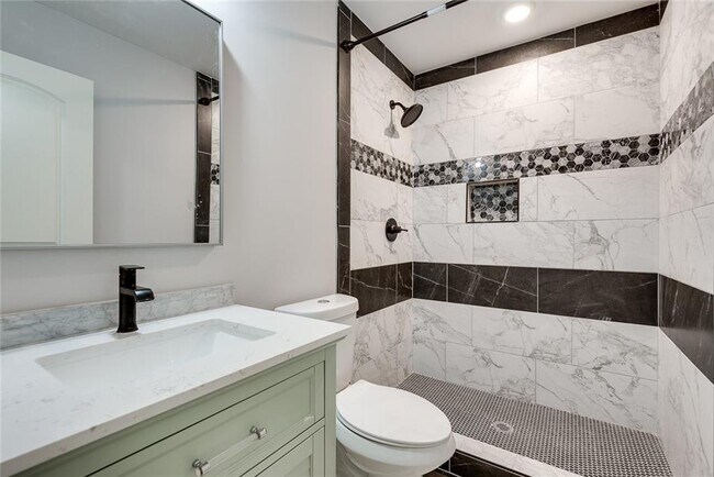Building Photo - 2575 Barrylynn Dr