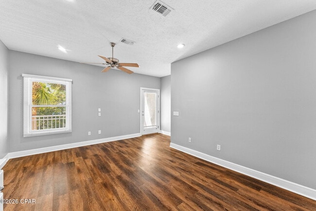 Building Photo - 236 Bonita Cir