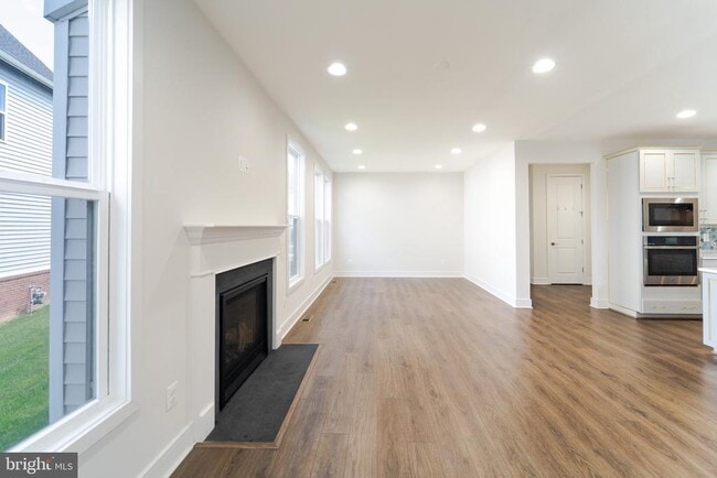 Building Photo - 41935 Spring Air Dr