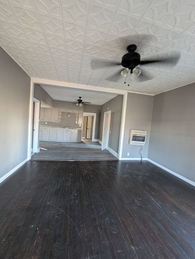 Building Photo - 3 Bed/1 Bath - Now Available In Columbus KS!