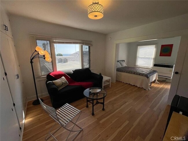 Building Photo - 274 Cliff Dr