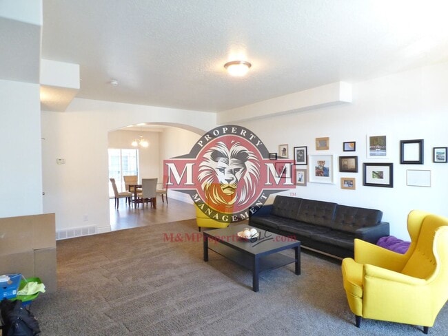 Building Photo - 3 Bd 3.5 Bath 2 Car Garage Townhome in Sandy