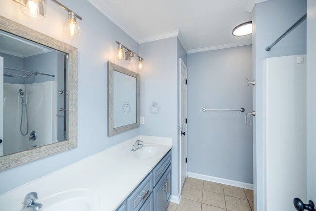 Building Photo - 1053 Grove Landing Ln