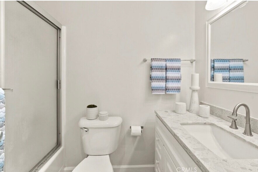 Building Photo - 18620 Hatteras St