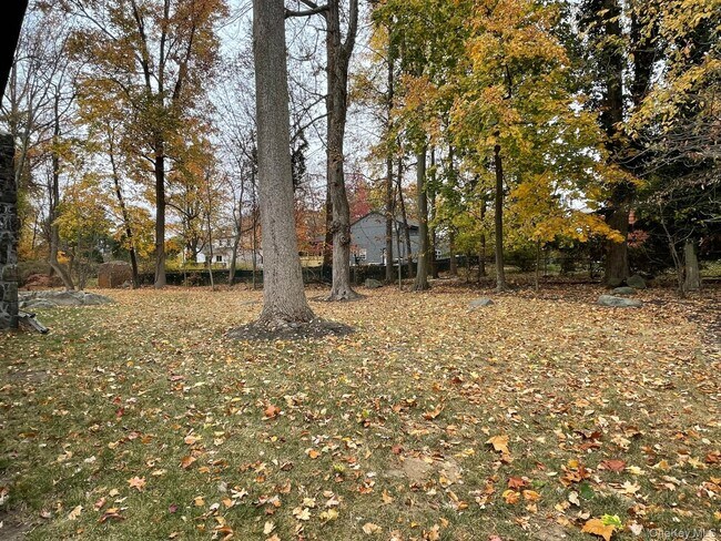 Building Photo - 6 Indian Hill Ln