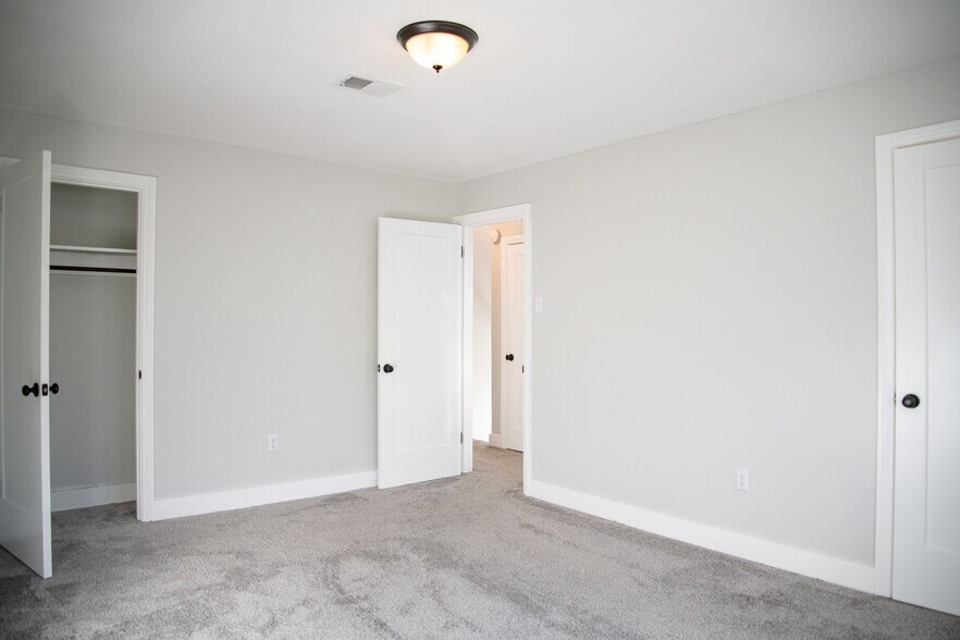Building Photo - 153 Morrison Dr