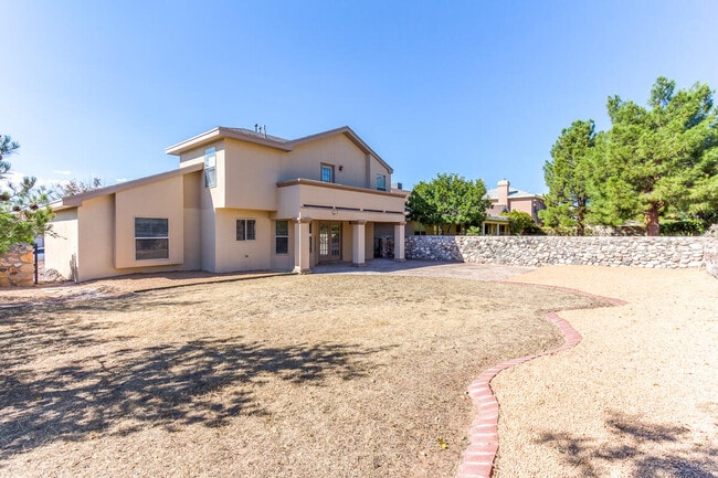 Building Photo - 900 Tecate Pl
