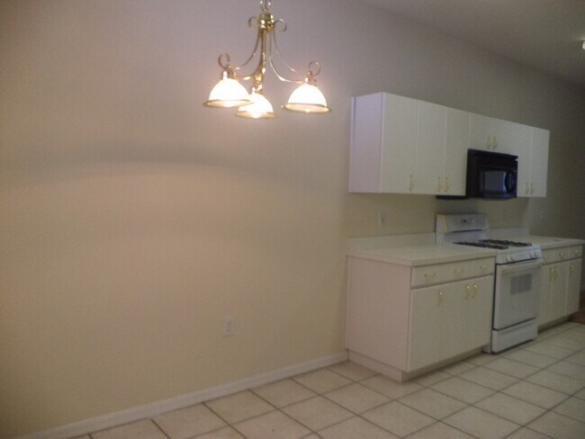 Building Photo - MEADOW POINTE - LONGLEAF