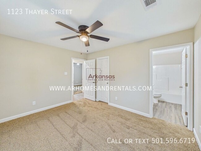 Building Photo - 1123 Thayer St