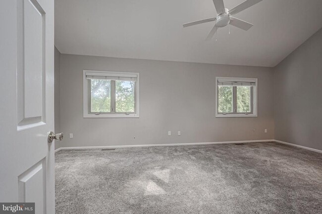 Building Photo - 805 Birch Ln