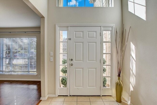 Building Photo - 537 Golden Creek Dr