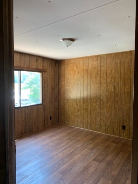 Building Photo - 299 Canal Trce