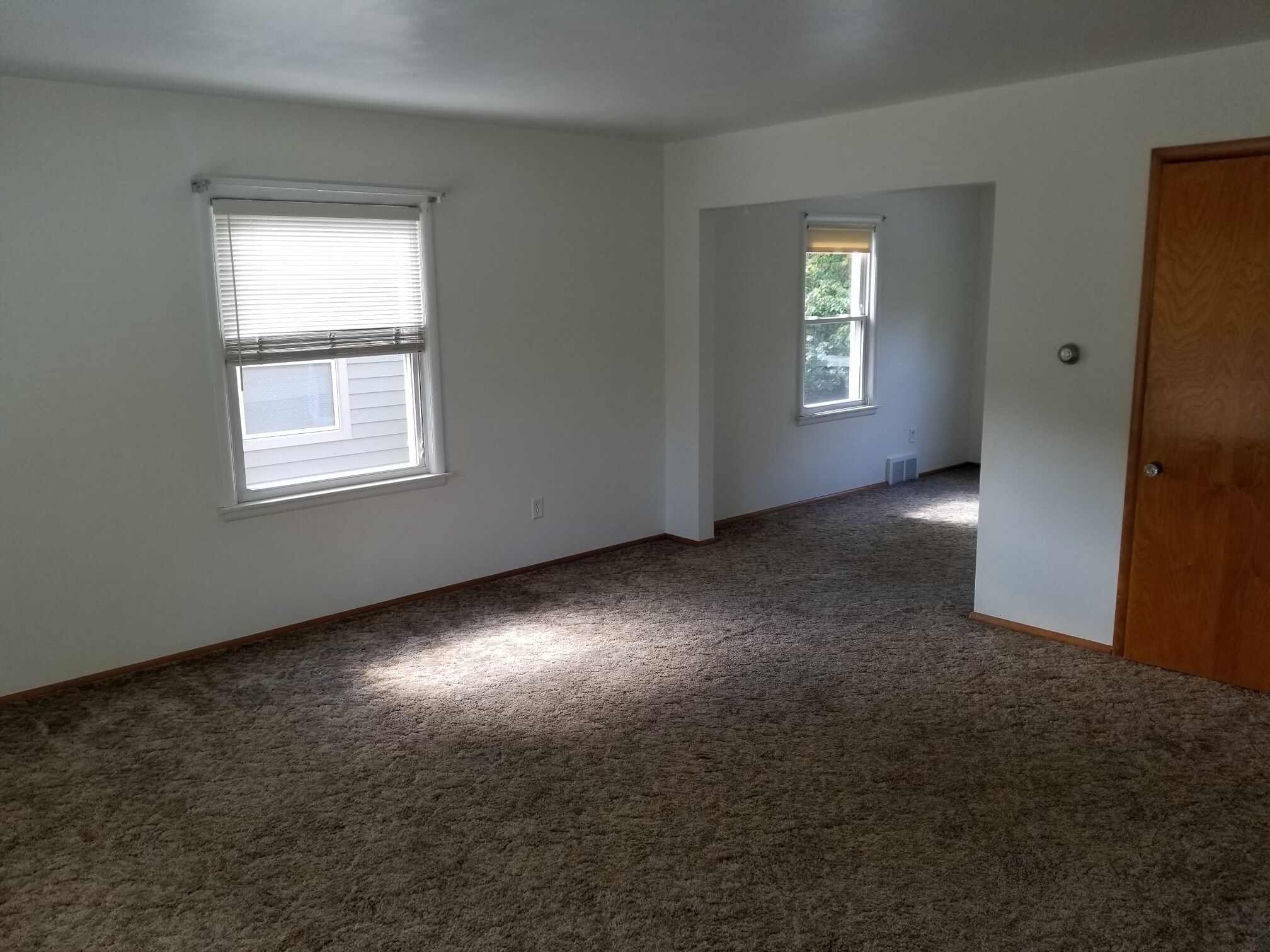 Living/Dining room - 415 N 7th St