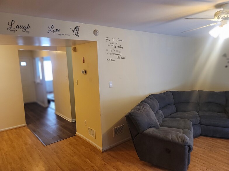 Building Photo - 134 Freedom Trl