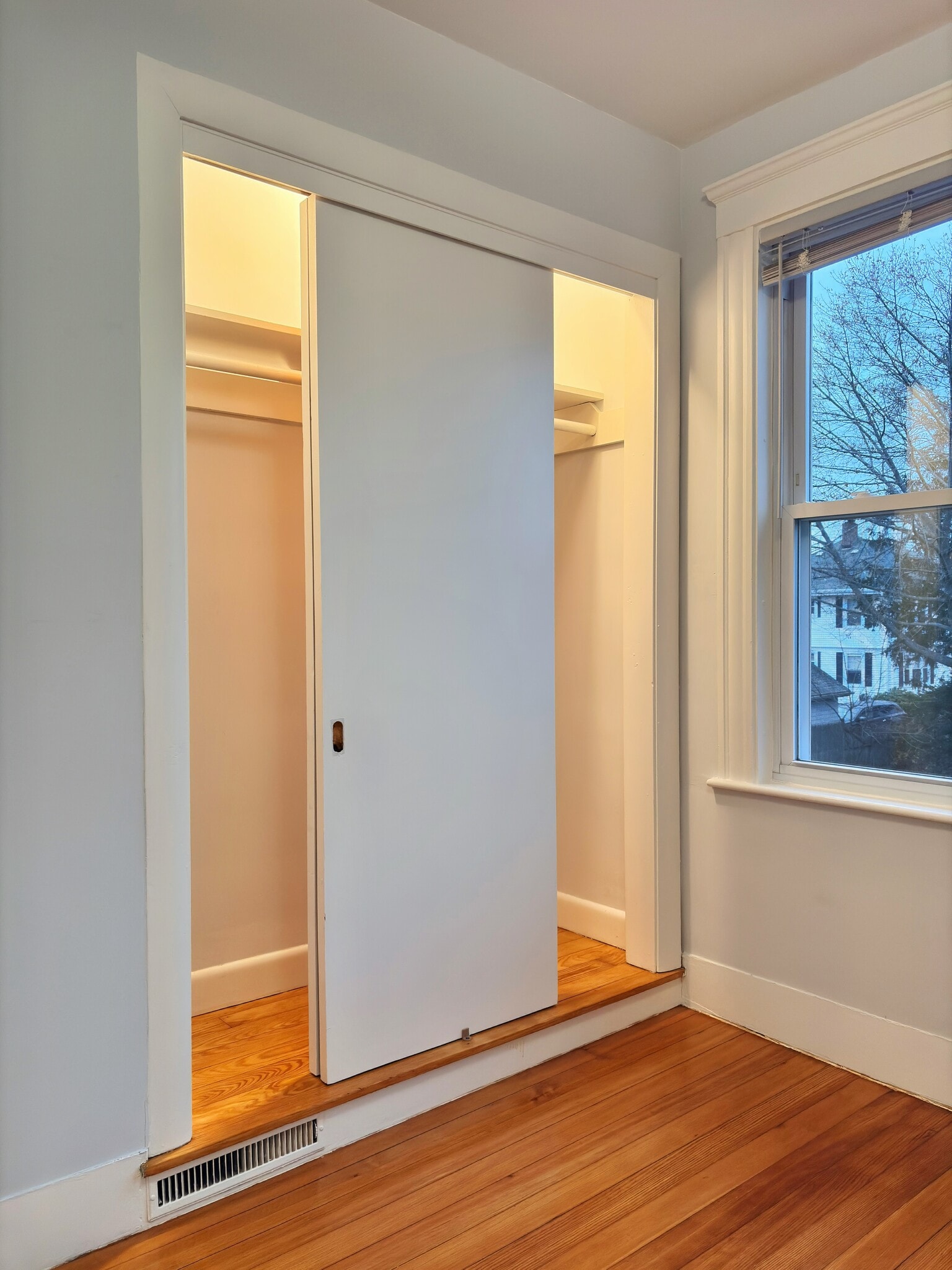 Building Photo - 253 Humphrey St