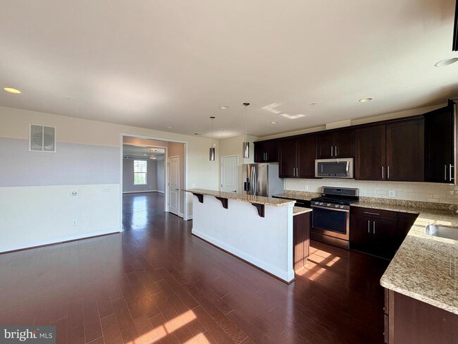 Building Photo - 5915 Logans Way