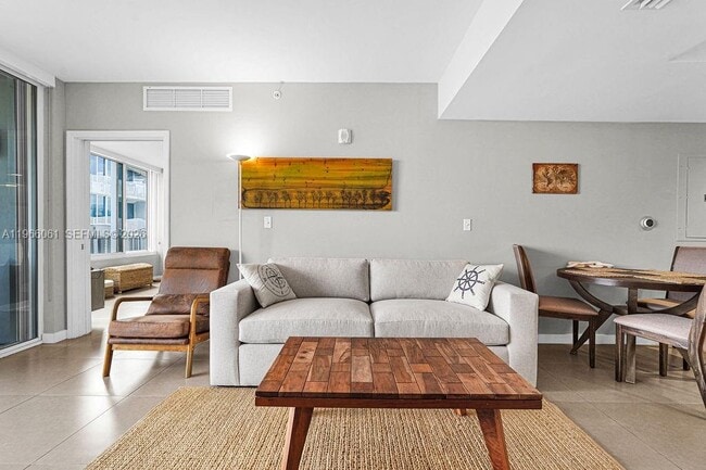 Building Photo - 2155 Washington Ct