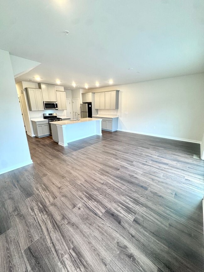 Building Photo - THREE BEDROOM/2.5 BATH TOWNHOME in Southern Lehigh School District