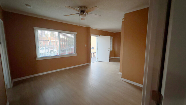 Building Photo - 4873 Ascot Ave