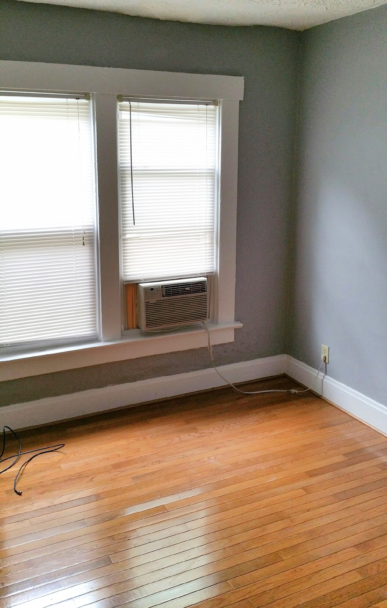 Bedroom - 56 W Dodridge St