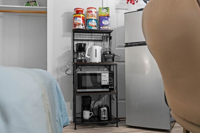 Building Photo - 10150 Sierra Madre Rd