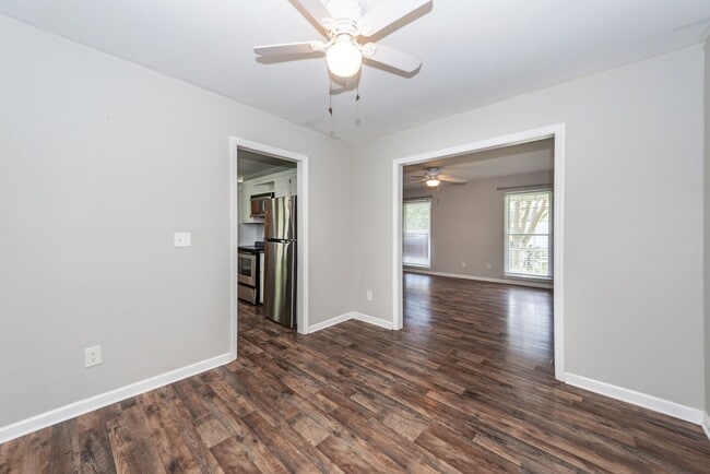 Building Photo - 4 Bedroom, 2.5 Bathroom Home in Tall Pines...