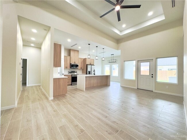 Building Photo - 32 Durango Dr