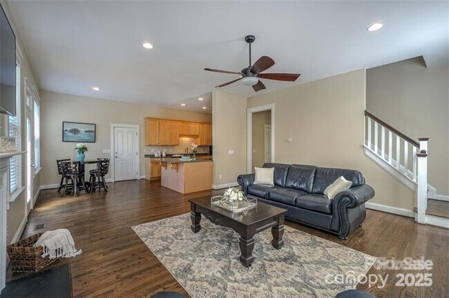 Building Photo - 188 Water Oak Dr